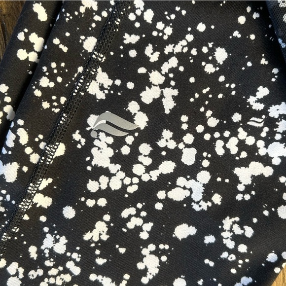FABLETICS Black And White Speckled On-The-Go PowerHold® High-Waisted
Legging - Picture 8 of 14
